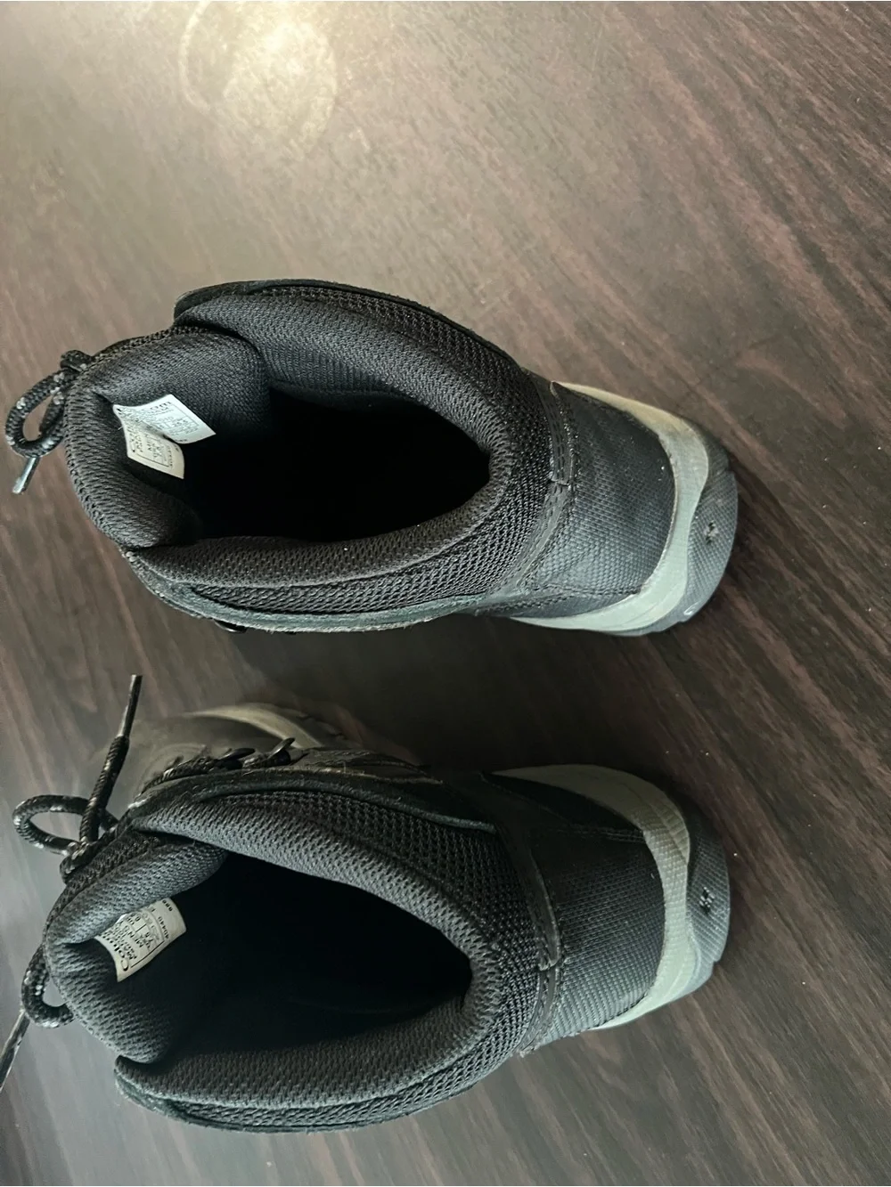 Columbia Newton Ridge Black Hiking Boots